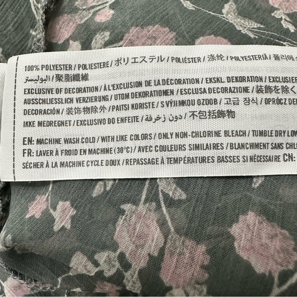 Abercrombie & Fitch Handkerchief Style Ruffle Tiered Top Large Dainty Feminine - Picture 5 of 8